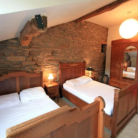 Casa de Férias Situated At The Edge Of The Woods